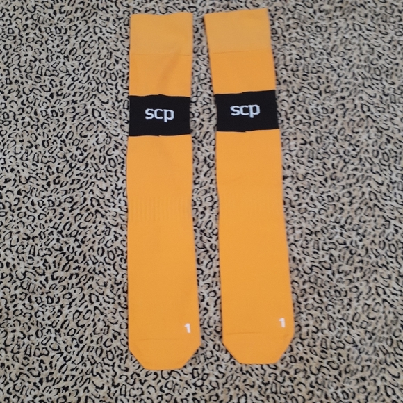 💥3/$25💥PUMA SOCCER SOCKS NWOT - Picture 2 of 3